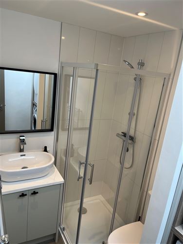 https://photos-a.propertyimages.ie/media/9/7/6/5019679/68c33ea8-a92d-4a6b-964e-fb4970465a70_l.jpeg