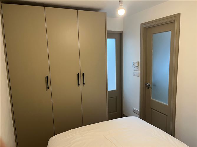 https://photos-a.propertyimages.ie/media/9/7/6/5019679/68c33ea8-a92d-4a6b-964e-fb4970465a70_l.jpeg