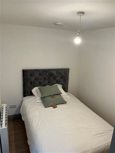 https://photos-a.propertyimages.ie/media/9/7/6/5019679/68c33ea8-a92d-4a6b-964e-fb4970465a70_l.jpeg