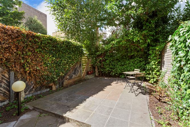 2 Hilton Mews, Harcourt Terrace, Dublin 2