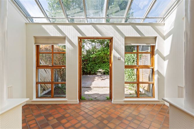 2 Hilton Mews, Harcourt Terrace, Dublin 2
