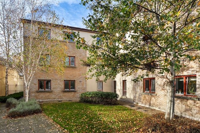 2b Belarmine Drive, Stepaside, Dublin 18