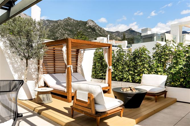 Spain, Marbella, Marbella Golden Mile - COSTA-00908P