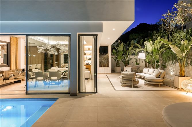 Spain, Marbella, Marbella Golden Mile - COSTA-00908P