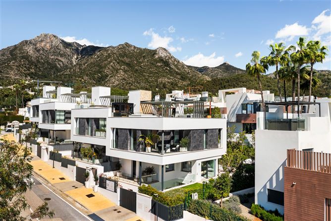 Spain, Marbella, Marbella Golden Mile - COSTA-00908P