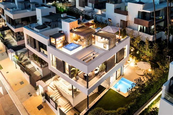 Spain, Marbella, Marbella Golden Mile - COSTA-00908P