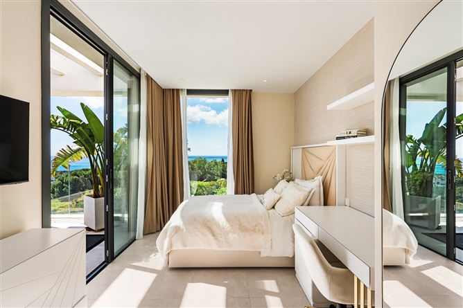 Spain, Marbella, Marbella Golden Mile - COSTA-00908P