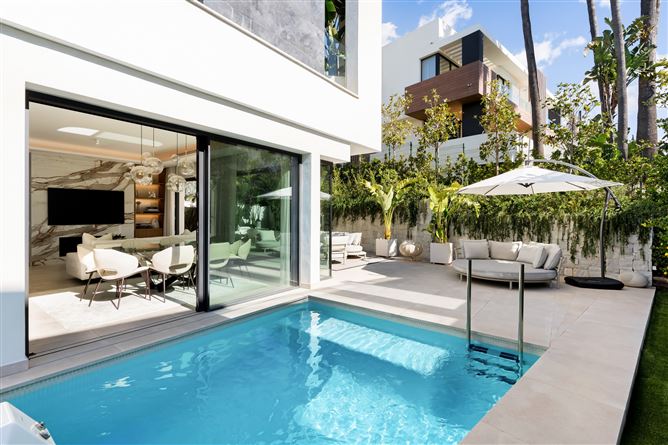 Spain, Marbella, Marbella Golden Mile - COSTA-00908P