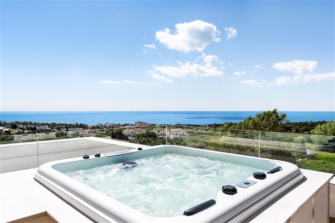 Spain, Marbella, Marbella Golden Mile - COSTA-00908P