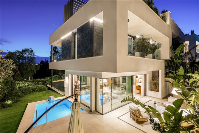 Spain, Marbella, Marbella Golden Mile - COSTA-00908P