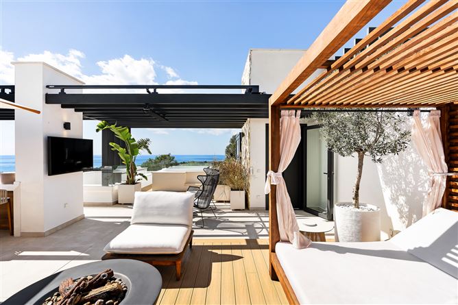 Spain, Marbella, Marbella Golden Mile - COSTA-00908P