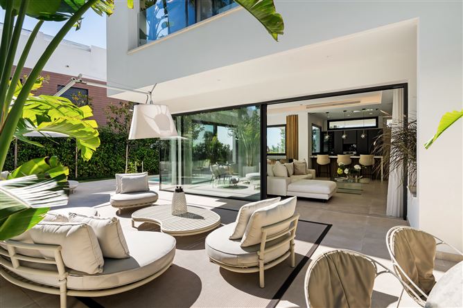 Spain, Marbella, Marbella Golden Mile - COSTA-00908P