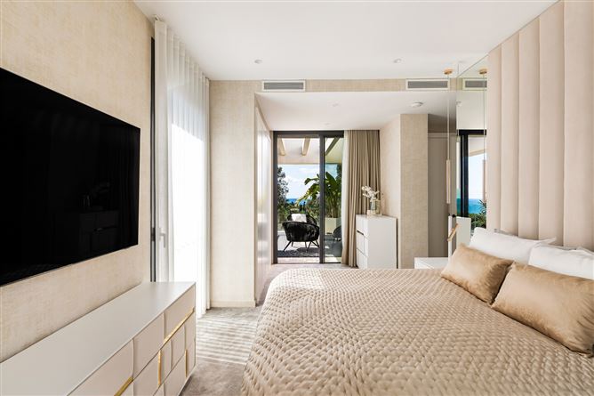 Spain, Marbella, Marbella Golden Mile - COSTA-00908P