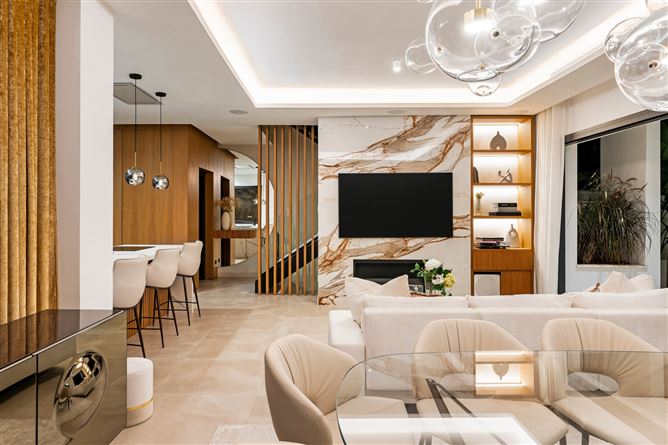 Spain, Marbella, Marbella Golden Mile - COSTA-00908P