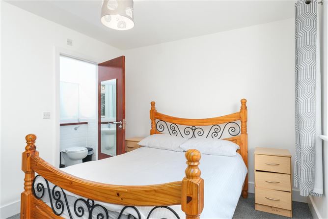 Apartment 4,Glenesky Square, Phoenix Park Avenue, Castleknock, Dublin 15, Castleknock, Dublin 15