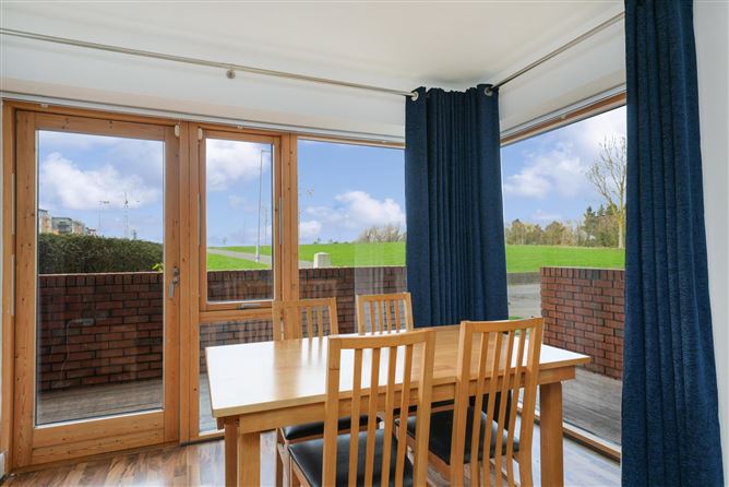 Apartment 4,Glenesky Square, Phoenix Park Avenue, Castleknock, Dublin 15, Castleknock, Dublin 15