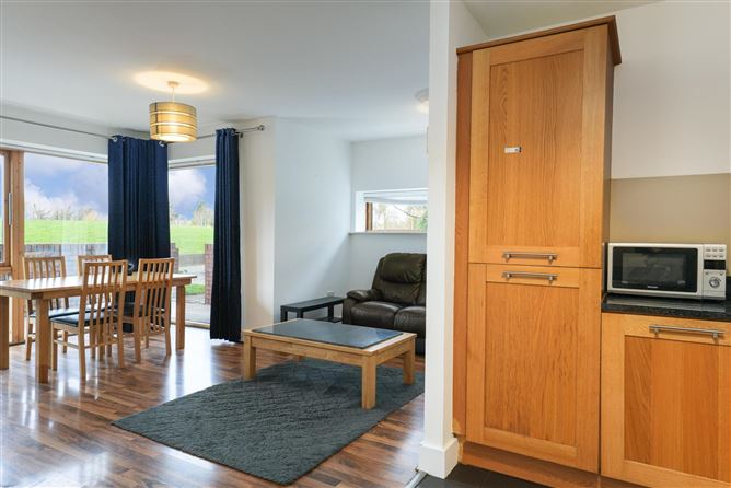 Apartment 4,Glenesky Square, Phoenix Park Avenue, Castleknock, Dublin 15, Castleknock, Dublin 15