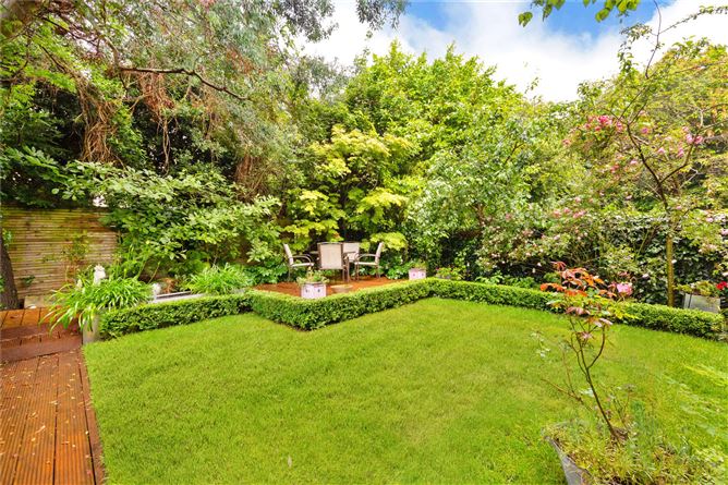 6 Raglan Lane, Ballsbridge, Dublin 4