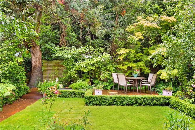 6 Raglan Lane, Ballsbridge, Dublin 4