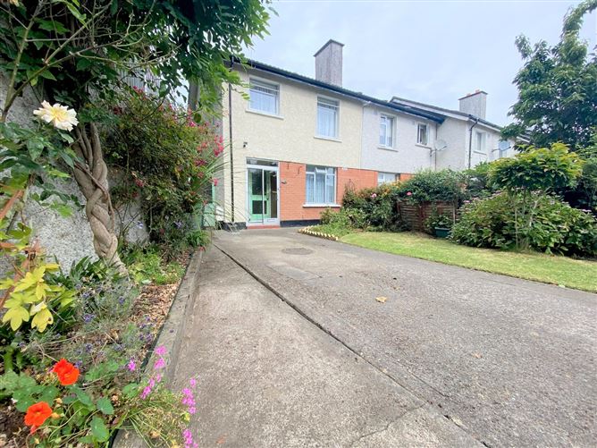 112 Whitechurch Way, Rathfarnham, Dublin 16 Ray Cooke Auctioneers