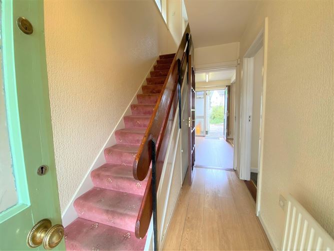 112 Whitechurch Way, Rathfarnham, Dublin 16 Ray Cooke Auctioneers