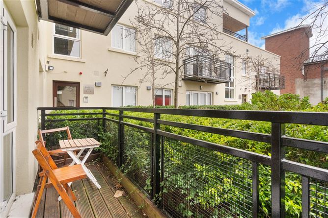 6 Carmichael Hall, Windy Arbour, Dublin 14