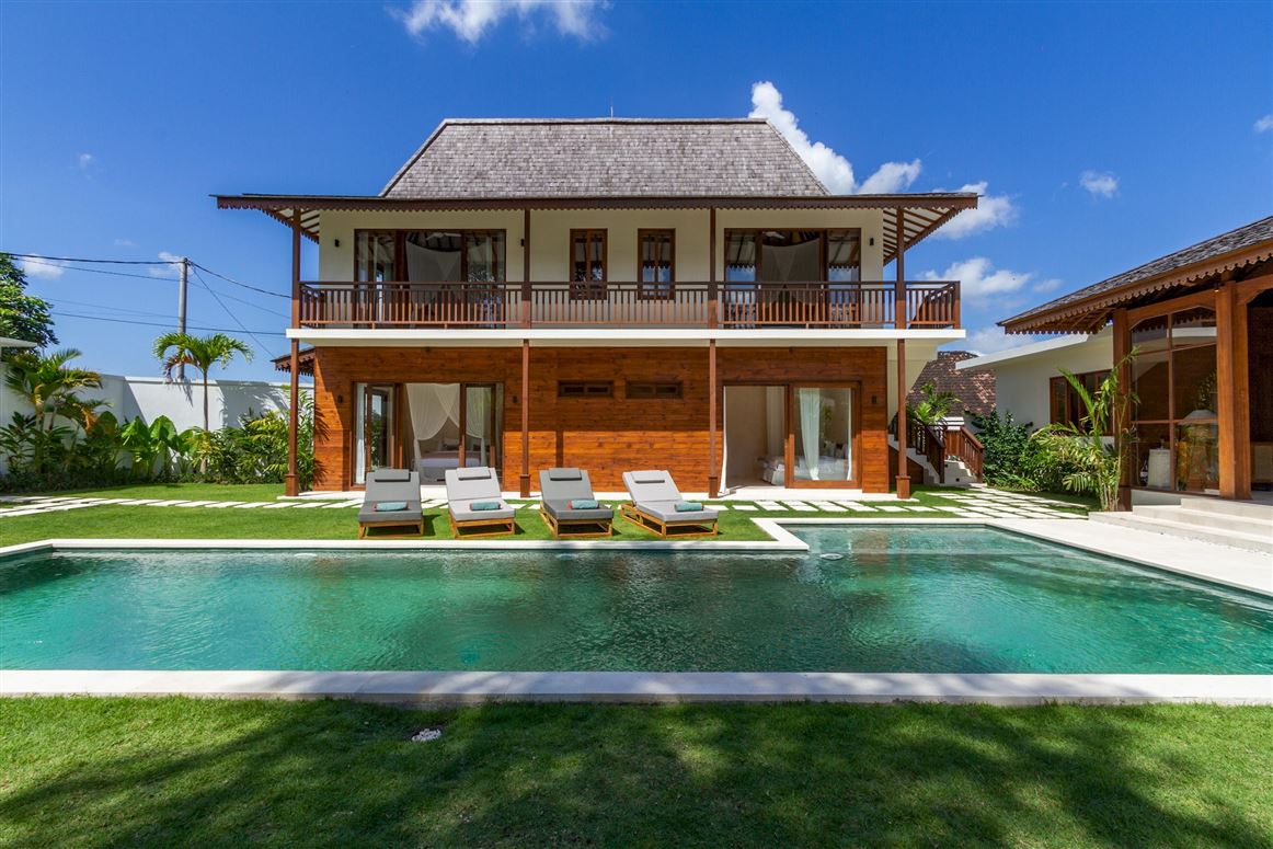 Flower of the Moon,Dalung,Bali,Indonesia