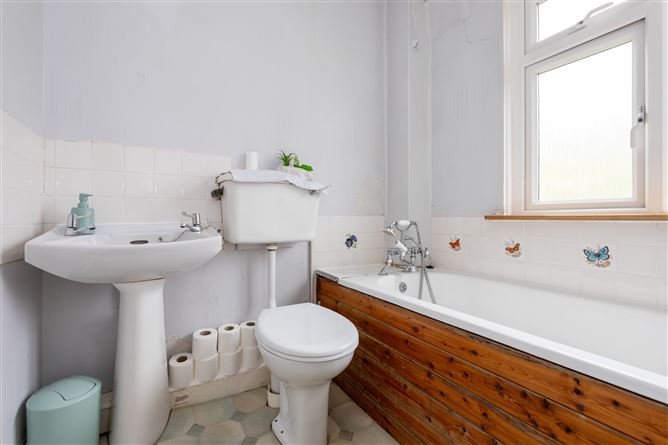 Photo 12 of 16 — Lakelands Grove Number 1, Kilmacud, Dublin 14