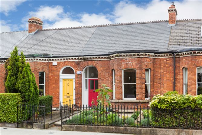 132 Botanic Road, Glasnevin, Dublin 9.