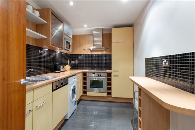 59 Adelaide Square, Whitefirar Street, Dublin 8