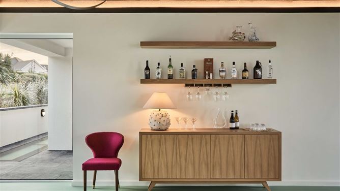 5,Cliff House Hotel