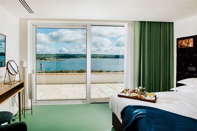 5,Cliff House Hotel