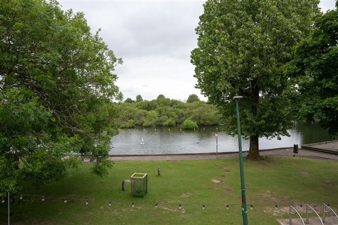 https://photos-a.propertyimages.ie/media/9/7/9/4936979/602f416a-1193-4c0b-aa50-9f98ec0fd642_l.jpg