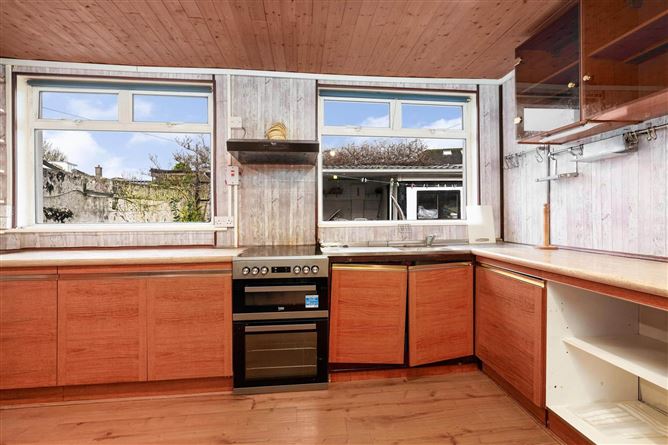 52 Hillcrest Drive, Lucan, Co.Dublin