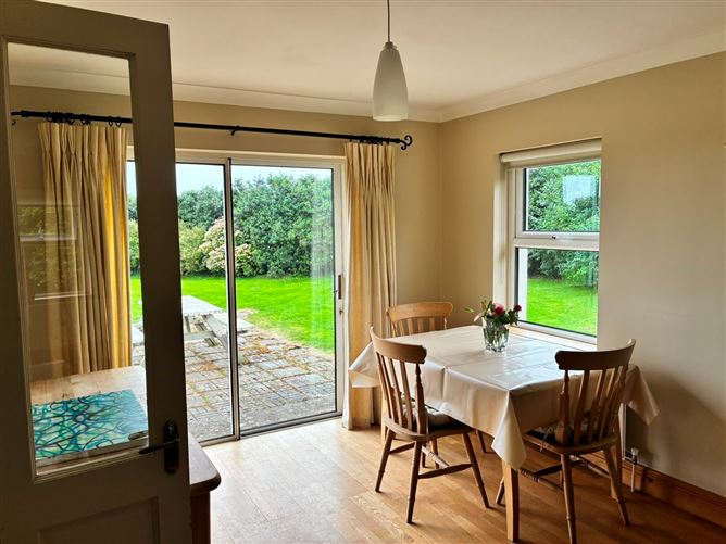 12 Cluainin na MBo, Carrowhubbock South, Enniscrone, Co. Sligo