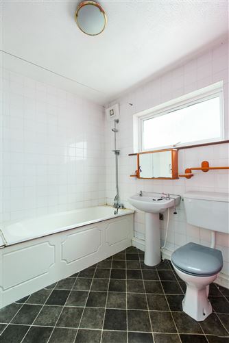 Photo 8 of 11 — 96 Broadford Avenue, Ballinteer, Dublin 16