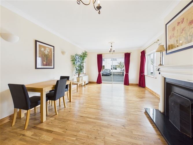 10 Oakwood, Roscommon Town, Co. Roscommon
