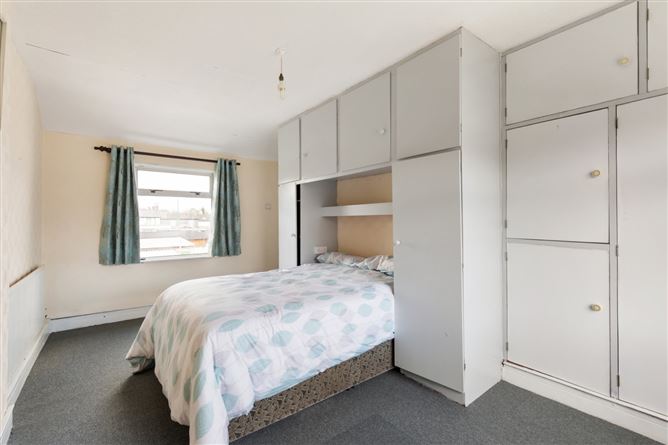 75 O'Connell Gardens, Sandymount, Dublin 4