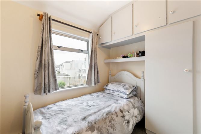 75 O'Connell Gardens, Sandymount, Dublin 4