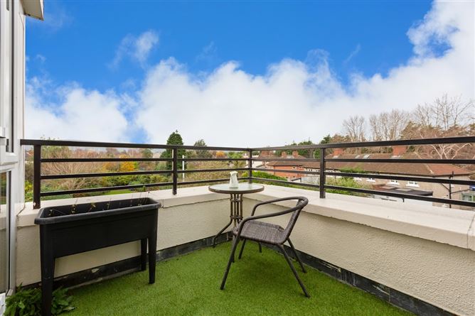 27 Carmichael Hall, Windy Arbour, Dundrum, Dublin 14