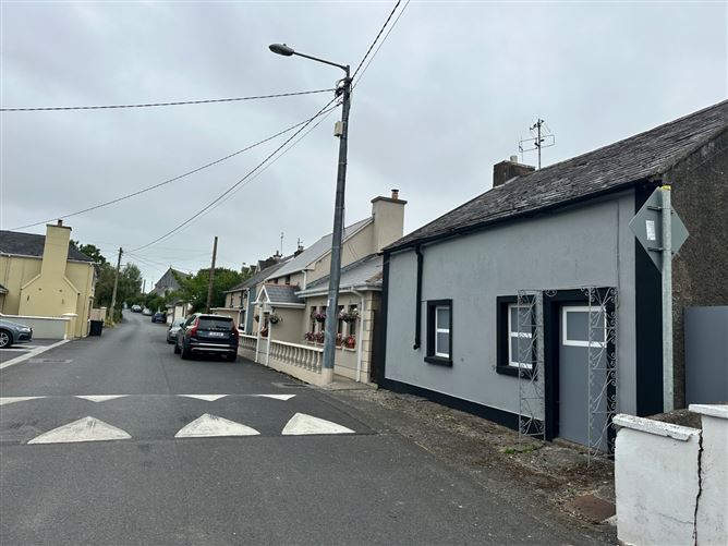 Chapel Street, Mooncoin, Co. Kilkenny
