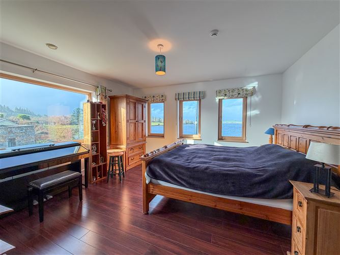 Lower Quays, Cloonmonad, Westport, Mayo