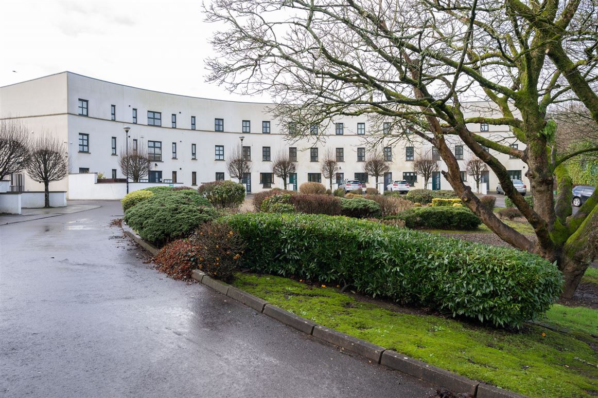 8 The Crescent, Farranlea Road, Wilton, Cork