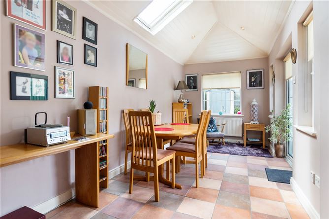 15 Springvale, Edmondstown Road, Rathfarnham, Dublin 16