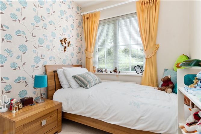 15 Springvale, Edmondstown Road, Rathfarnham, Dublin 16