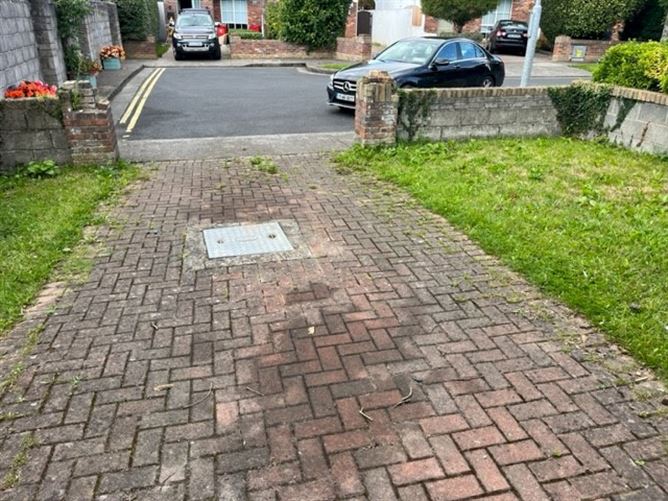 2 Esker Woods Drive, Lucan, Dublin