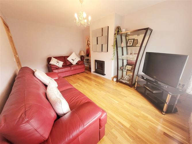 4 Court Lawn East, Manor Farm, Lehenaghmore, Cork