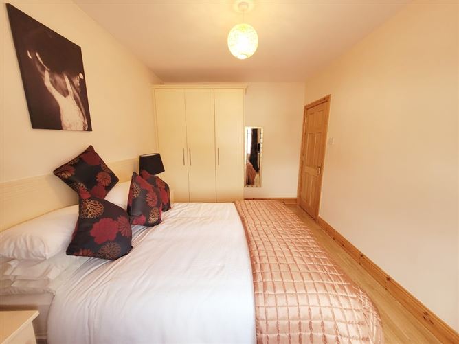 4 Court Lawn East, Manor Farm, Lehenaghmore, Cork