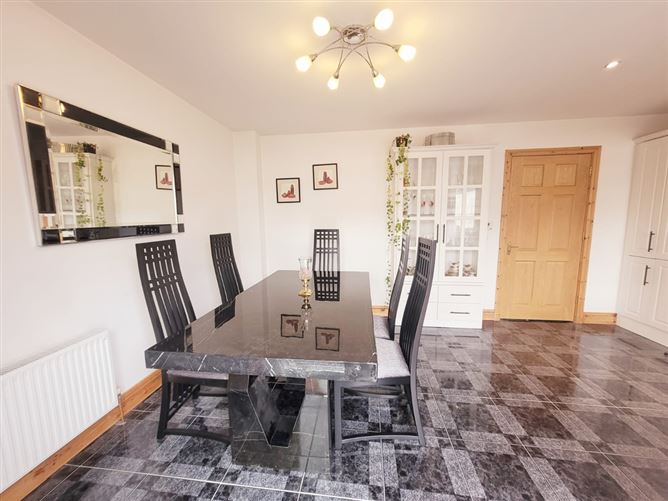 4 Court Lawn East, Manor Farm, Lehenaghmore, Cork