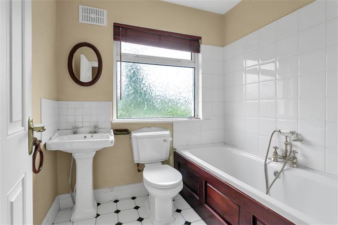 28 Hollywood Park, Naas, Co. Kildare